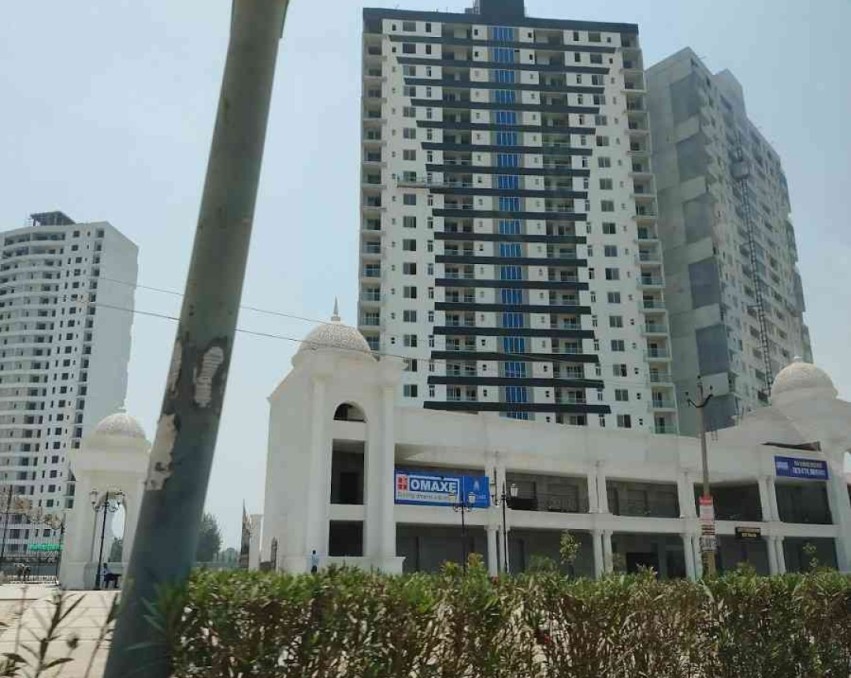 3 BHK Luxury Flat for Sale in Omaxe The Lake Chandigarh