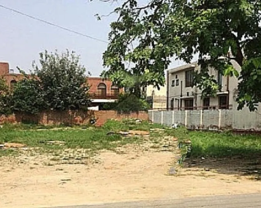 400 Acres Land For Sale in Tappal Jewar