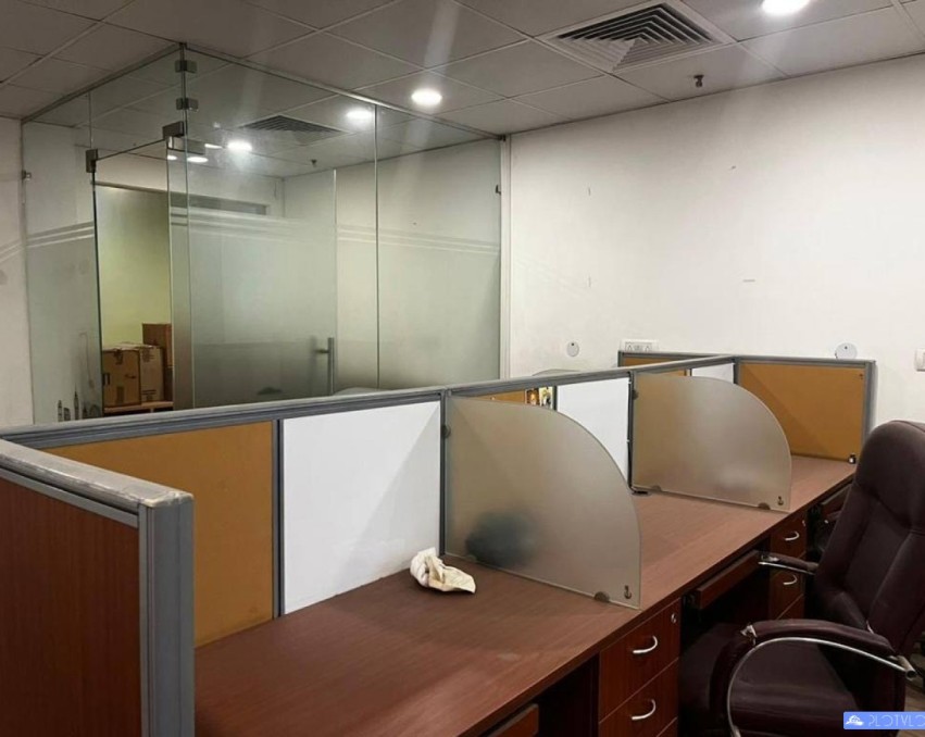 940 Sq.Ft Office Space for Sale Silverton Towers Gurgaon