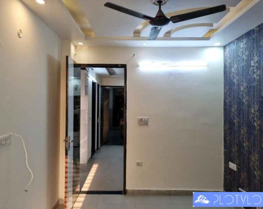 3 BHK Flat for Sale in Chanakya Place, Delhi